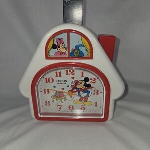 Vtg Disney Lorus Quartz Clock.